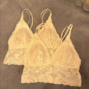 Elegant Lace Aerie Bralettes in white size Small